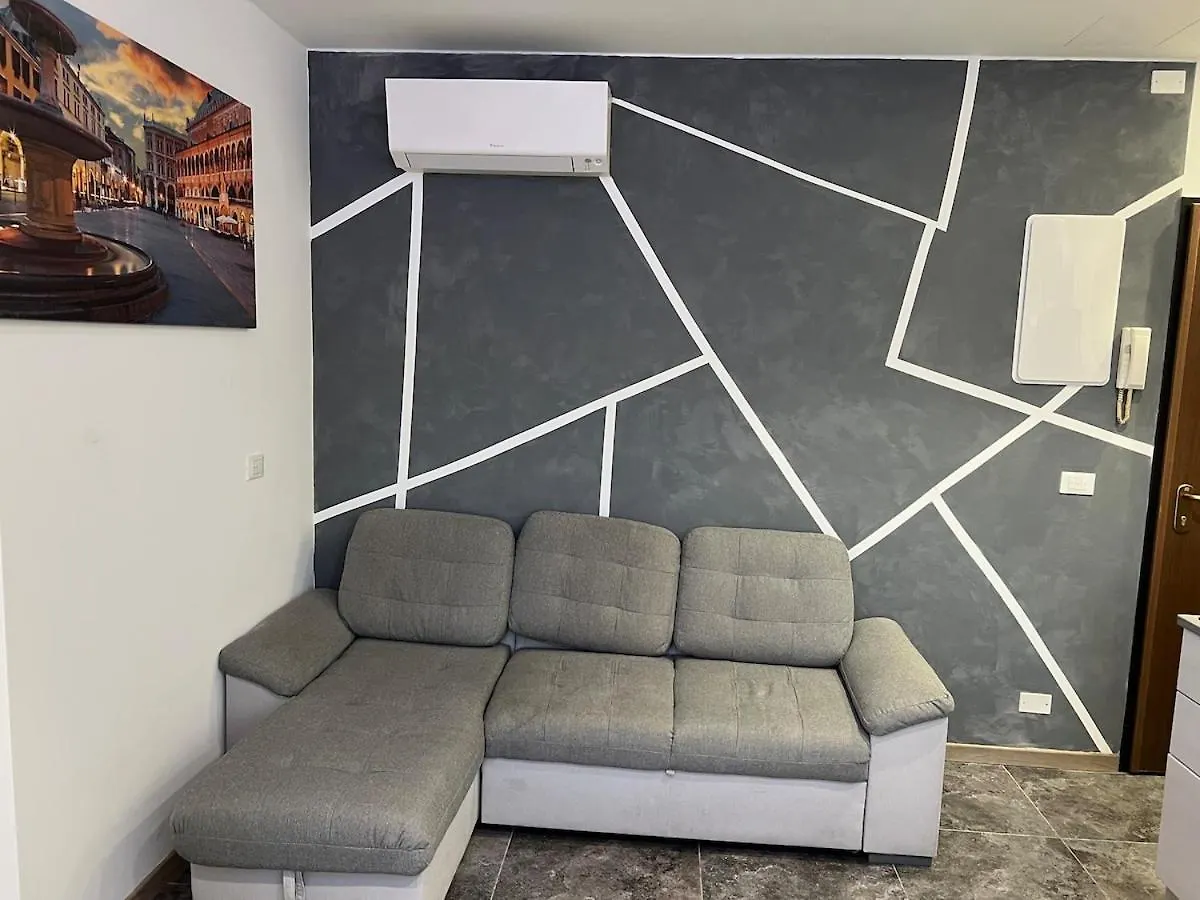 Anna Apartment Padova 0*,